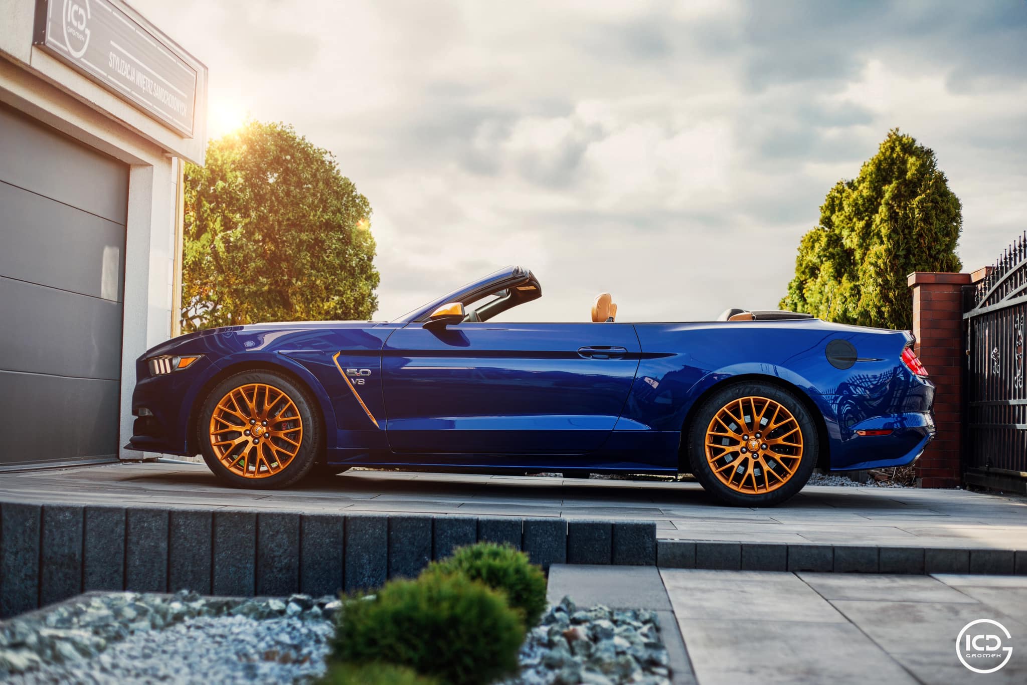 tapicerka samochodowa, mustang, ford mustang, tapicerka skórzana, tapicer Wodzisław śląski, Icd Gromek, icdgromek, tapicer samochodowy, haft, haftowane logo, renowacja, regeneracja, fotele, seats, szycie foteli, obszywanie, custom car, car interior, carinterior, custom interior, zmiana stylizacji, interior design, tapicerowanie, polska, konsola środkowa, deska rozdzielcza, kokpit, Dashboard, cockpit, armaturenbrett, renovation seats fotele, kierownica, obszywanie kierownic, obszycie kierownicy, Silesia cars, speed car, american cars, auto car upholsterer, autopolsterung, volant, calounieni auta, calounik, utesit , komfort, lenkrad, steeringwheel, saumen, hemming, tapicer samochodowy, tapicer Wodzisław slaski, projektowanie tapicerki, projektowanie wnetrz, samochodów, car interior design,